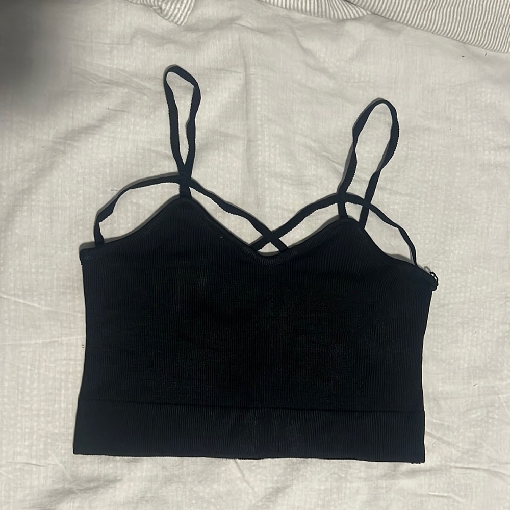 🆕NWOT Black Crisscross Cropped Cami Top